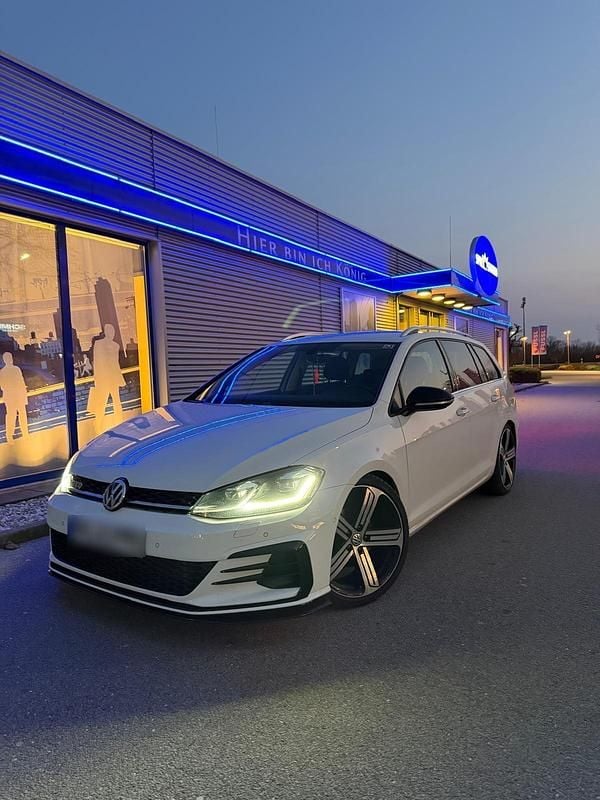 Second-hand VW Golf VII 150 CP (110 kW) 2018 Alb Break