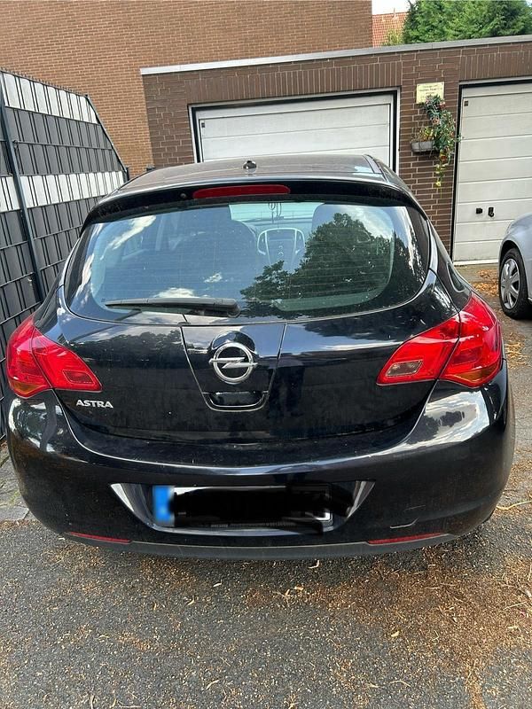 Gebraucht Opel Astra 87 PS (63 kW) 2010 Schwarz Limousine