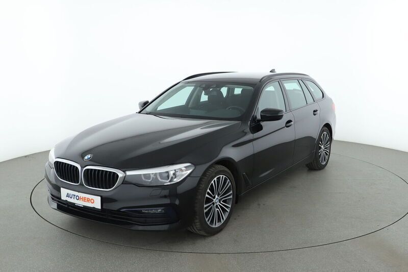 Schwarz Gebraucht 2020 BMW 520 Sport Line Kombi | 27.290 € (Guter Preis) - Bild 1/4