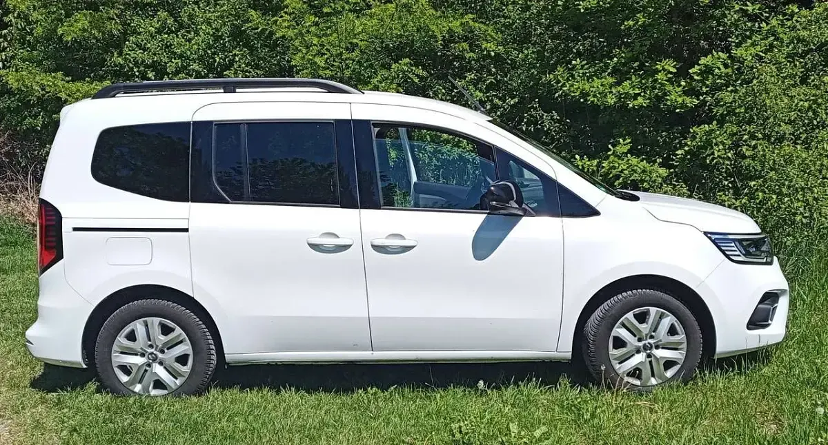 Gebraucht Renault Kangoo Intens 131 PS (96 kW) 2021 Weiß Van / Kleinbus