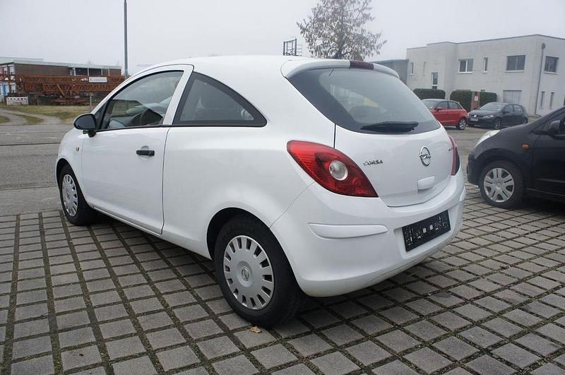 Gebraucht Opel Corsa Selection 69 PS (50 kW) 2012 Weiß Kleinwagen