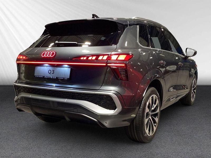 Second-hand Audi Q3 S-Line 150 CP (110 kW) 2026 Gri SUV