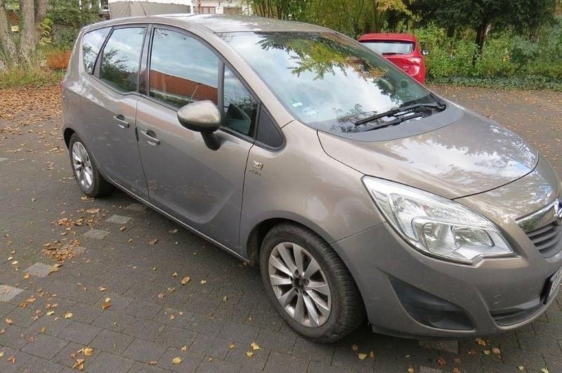 Braun Gebraucht 2013 Opel Meriva Active Van / Kleinbus | 4.350 € (Superpreis) - Bild 1/4