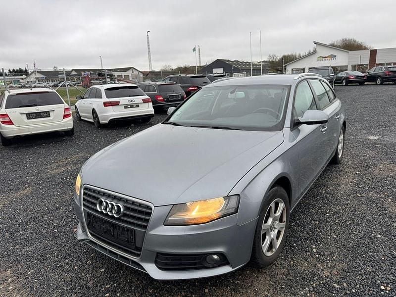 Grau Gebraucht 2010 Audi A4 Attraction Kombi | 4.000 € (Guter Preis) - Bild 1/4