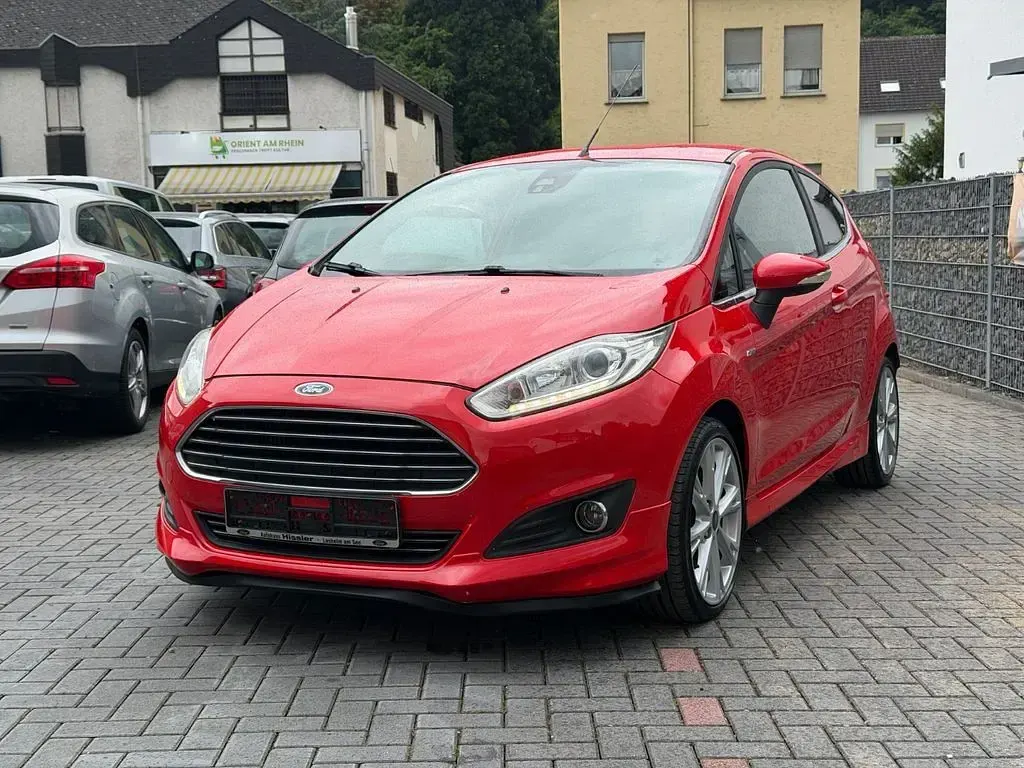 Gebraucht Ford Fiesta ST-Line 101 PS (74 kW) 2015 Rot Kleinwagen