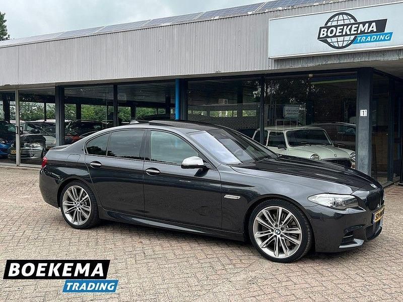 Grau Gebraucht 2015 BMW M550 Performance Limousine | 17.250 € (Fairer Preis) - Bild 1/4