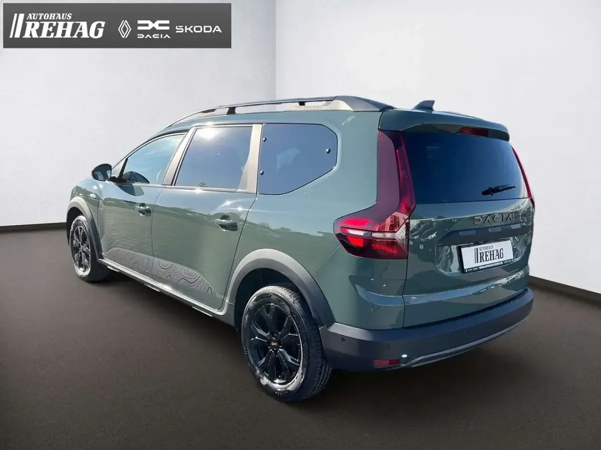 Gebraucht Dacia Jogger Extreme 110 PS (80 kW) 2025 Zedergrün Van / Kleinbus