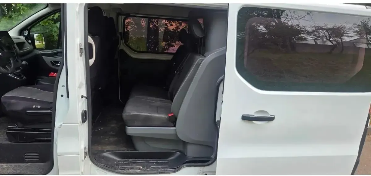 Gebraucht Renault Trafic 122 PS (89 kW) 2017 Weiß Van / Kleinbus