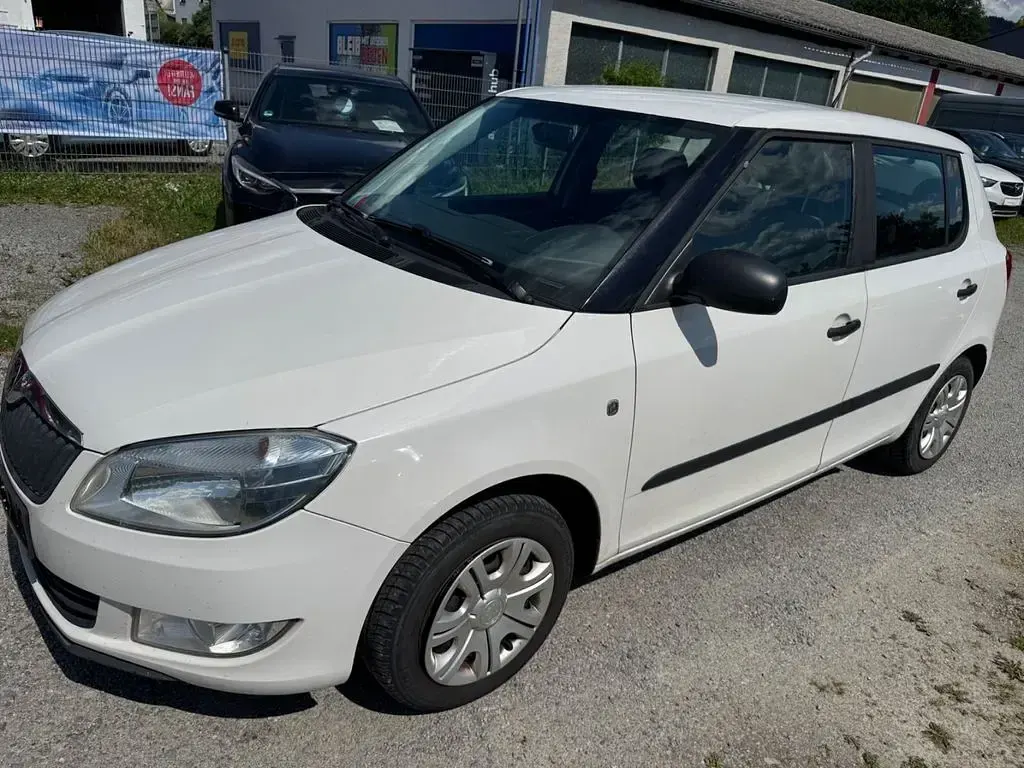 Gebraucht Skoda Fabia Cool Edition 90 PS (66 kW) 2012 Weiß Limousine
