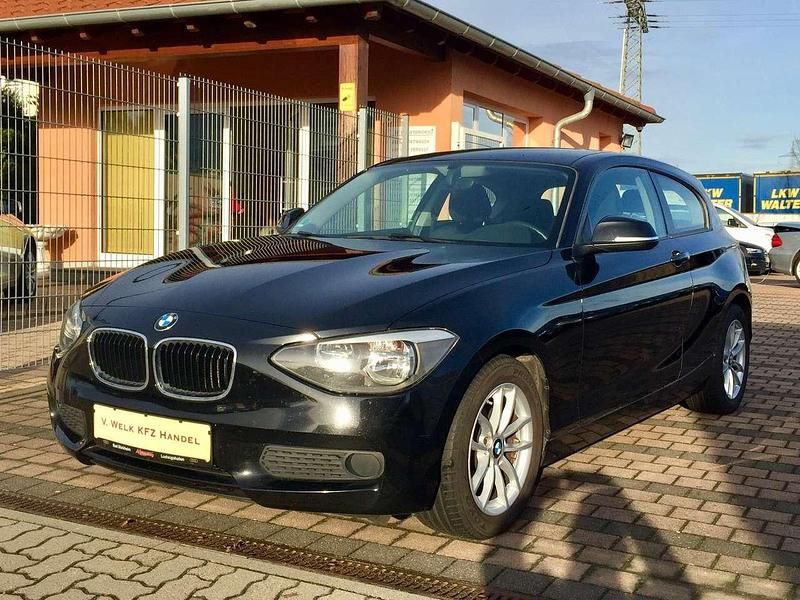 Schwarz 2 Gebraucht 2014 BMW 114 Kleinwagen | 7.450 € (Fairer Preis) - Bild 1/4