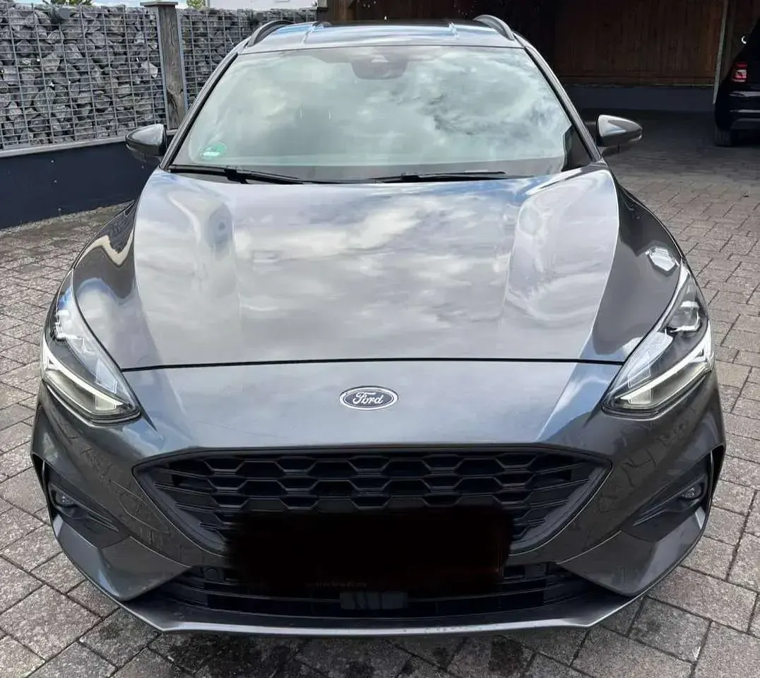 Gebraucht Ford Focus ST-Line 125 PS (91 kW) 2020 Grau Kombi