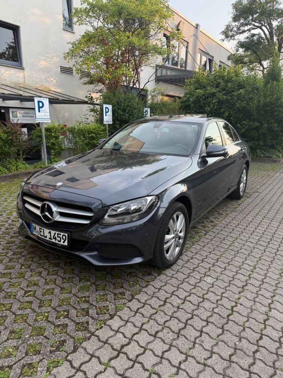 Grau Gebraucht 2014 Mercedes C250 Limousine | 15.300 € (Teuer) - Bild 1/4