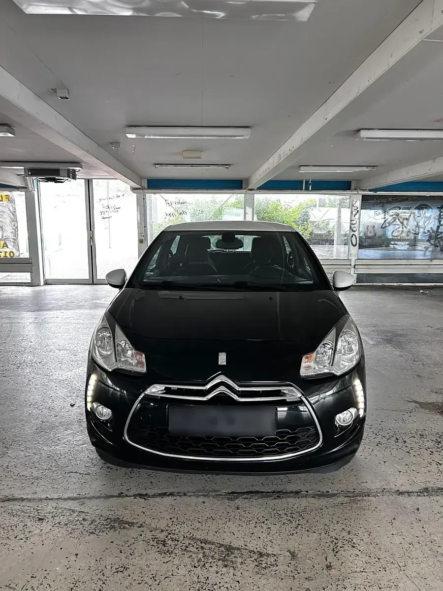 Gebraucht Citroën DS3 82 PS (60 kW) 2014 Schwarz Kleinwagen