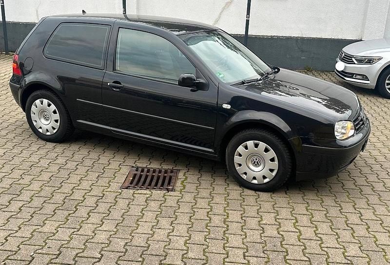 Schwarz Gebraucht 2001 VW Golf IV Limousine | 1.990 € (Fairer Preis) - Bild 1/4