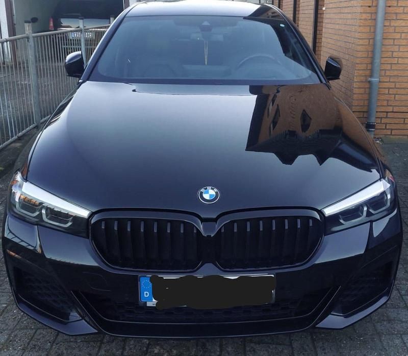 Schwarz Gebraucht 2021 BMW 520 M Sport Limousine | 40.400 € (Teuer) - Bild 1/4