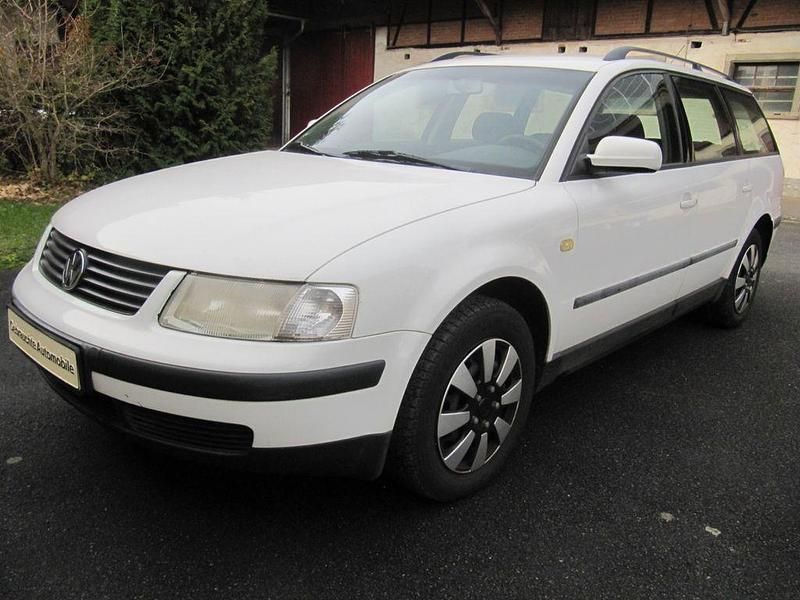 Weiß Gebraucht 1999 VW Passat Kombi | 750 € (Guter Preis) - Bild 1/4