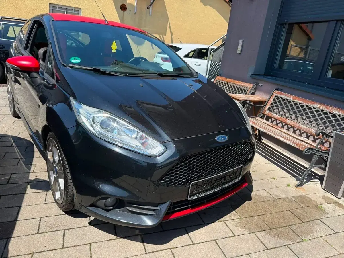 Gebraucht Ford Fiesta ST 182 PS (133 kW) 2014 Schwarz Kleinwagen