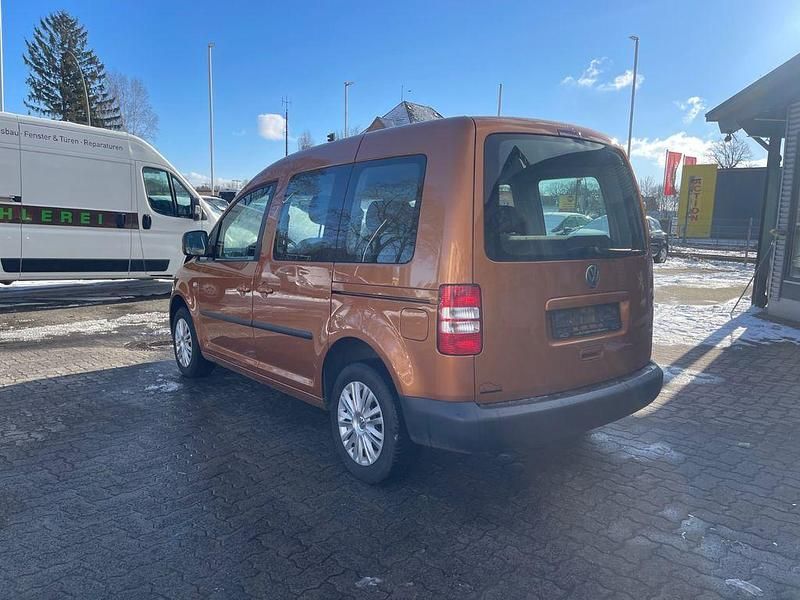 Gebraucht VW Caddy Trendline 86 PS (63 kW) 2015 Orange Van / Kleinbus
