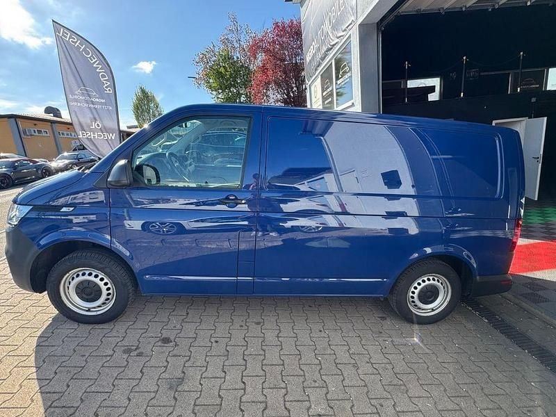 Second-hand VW Transporter 150 CP (110 kW) 2020 Albastru Van