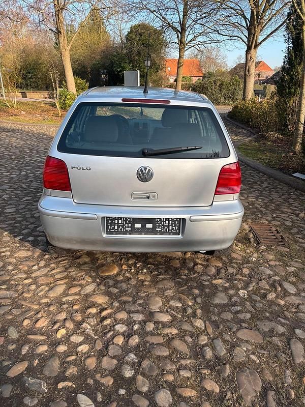 Gebraucht VW Polo 60 PS (44 kW) 2002 Silber Kleinwagen