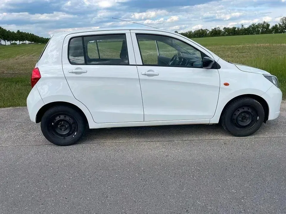 Gebraucht Suzuki Celerio 68 PS (50 kW) 2016 Weiß Kleinwagen