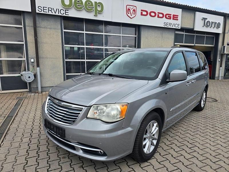 Silber Gebraucht 2015 Chrysler Town & Country Touring Van | 11.899 € - Bild 1/4