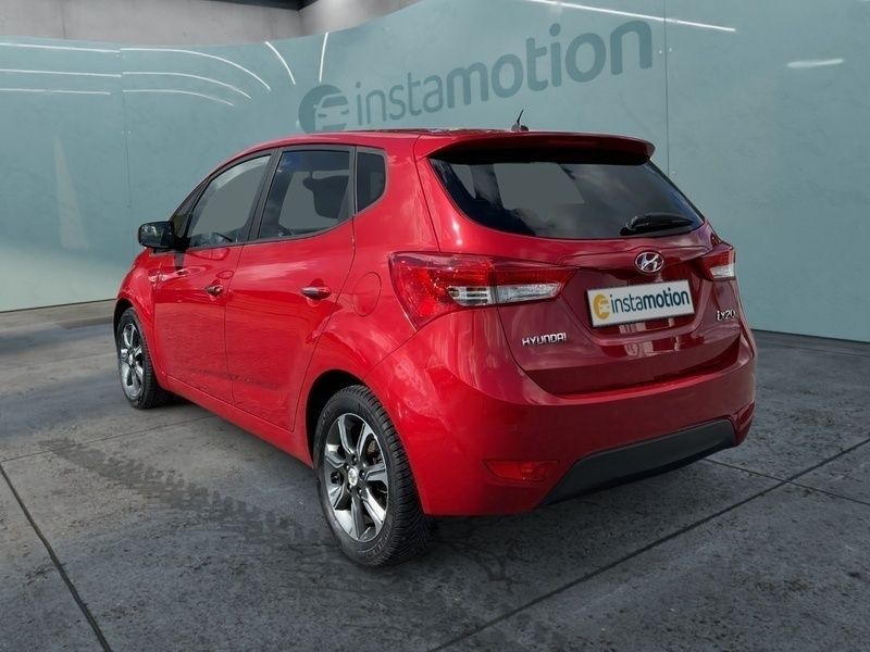 Gebraucht Hyundai ix20 Space 125 PS (91 kW) 2019 Rot Kleinwagen