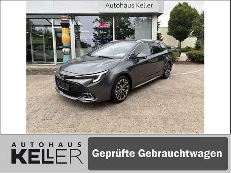 Marlingrau metallic Gebraucht 2023 Toyota Corolla Team Kombi | 27.960 € (Fairer Preis) - Bild 1/4