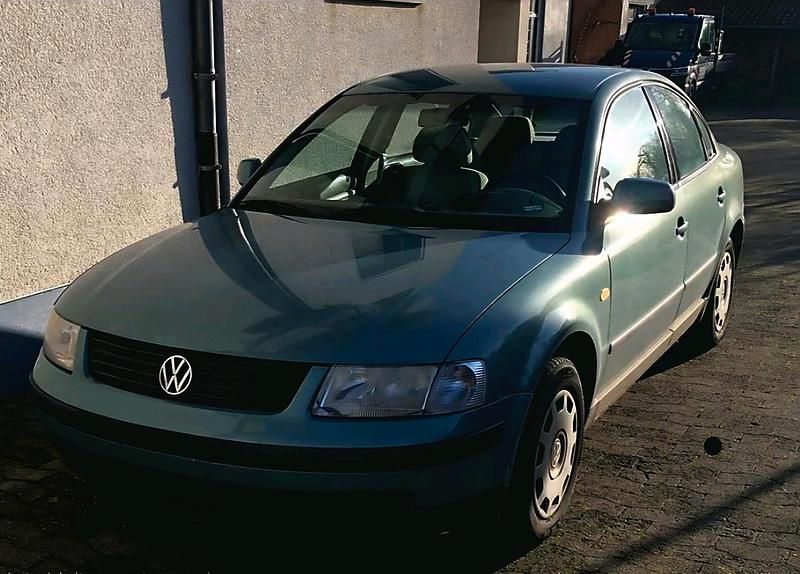 Gebraucht VW Passat 101 PS (74 kW) 1999 Grün Limousine