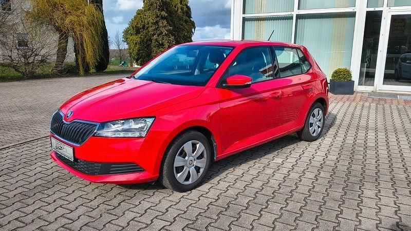 Gebraucht Skoda Fabia Active 95 PS (69 kW) 2019 Rot Limousine