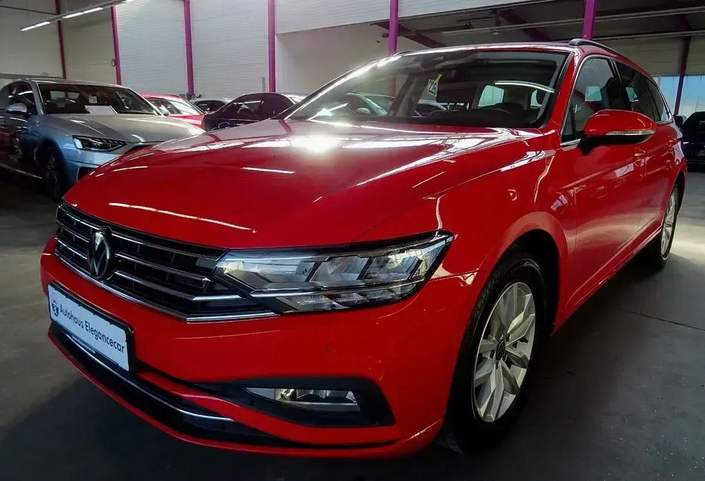 Second-hand VW Passat 122 CP (89 kW) 2023 Roșu Break