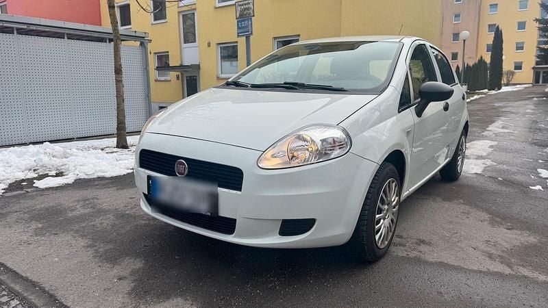 Gebraucht Fiat Grande Punto Basis 69 PS (50 kW) 2013 Weiß Kleinwagen