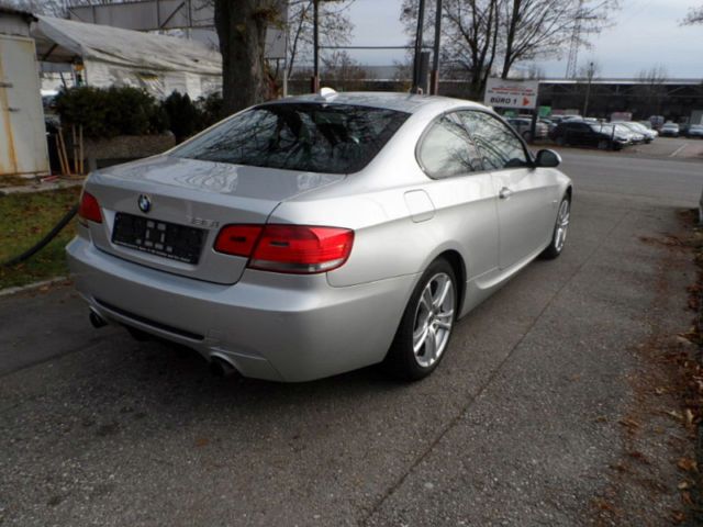 Gebraucht BMW 335 M Sport 306 PS (225 kW) 2009 Silber metallic Coupé