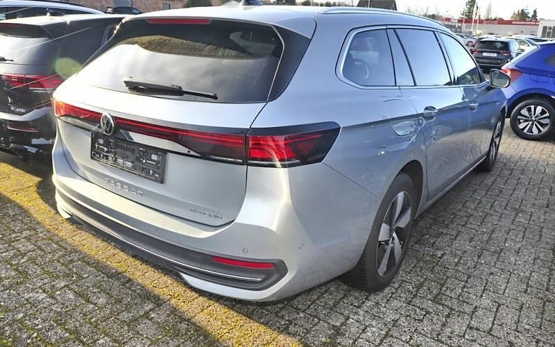 Second-hand VW Passat Business 204 CP (150 kW) 2025 Argintiu Break