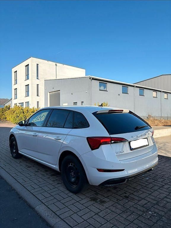 Gebraucht Skoda Scala 90 PS (66 kW) 2020 Weiß Kleinwagen
