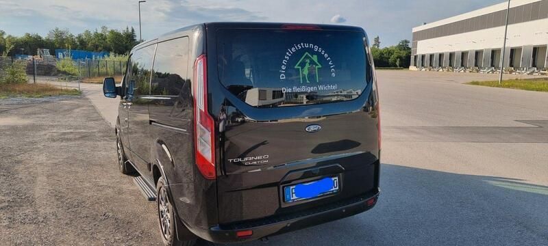 Schwarz Gebraucht 2019 Ford Tourneo Custom Titanium X Van / Kleinbus | 32.950 € (Fairer Preis) - Bild 1/4