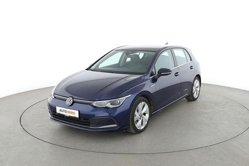 Blau Gebraucht 2021 VW Golf VIII Style Limousine | 23.060 € (Fairer Preis) - Bild 1/3