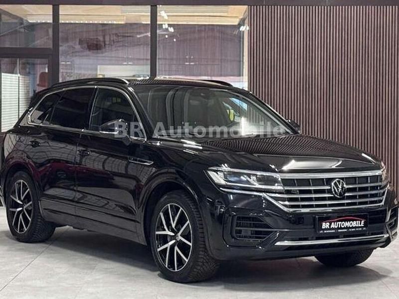 Gebraucht VW Touareg R-line 340 PS (250 kW) 2022 Deep black perleffekt SUV