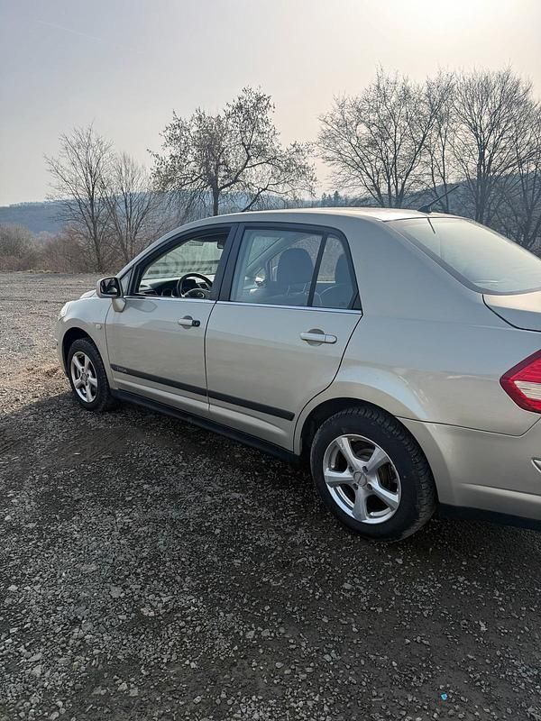 Gebraucht Nissan Tiida 110 PS (80 kW) 2008 Braun Limousine