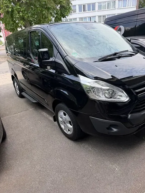 Gebraucht Ford Tourneo 170 PS (125 kW) 2016 Schwarz Van / Kleinbus