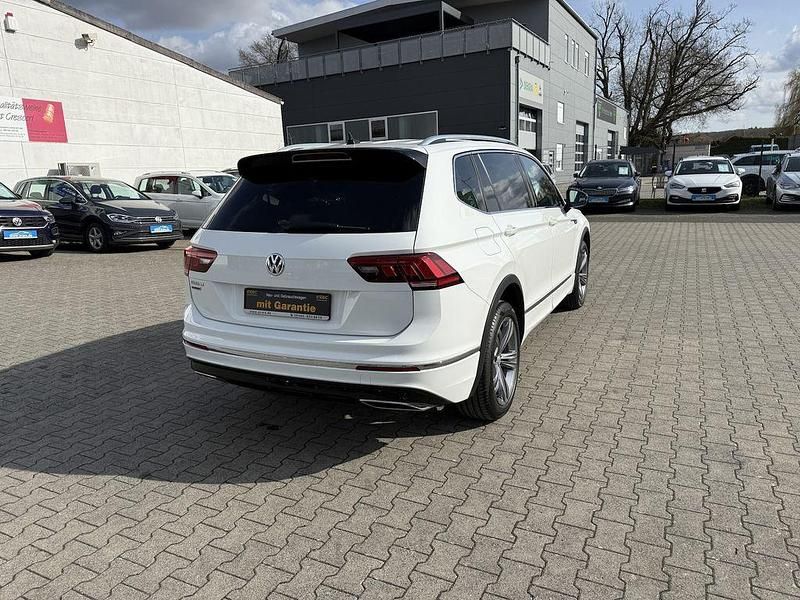 Gebraucht VW Tiguan Allspace Comfortline 150 PS (110 kW) 2022 Pure white SUV