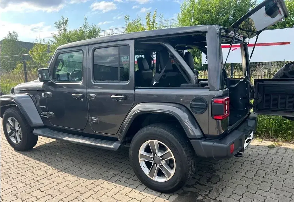 Gebraucht Jeep Wrangler Unlimited Sahara 200 PS (147 kW) 2020 Grau SUV