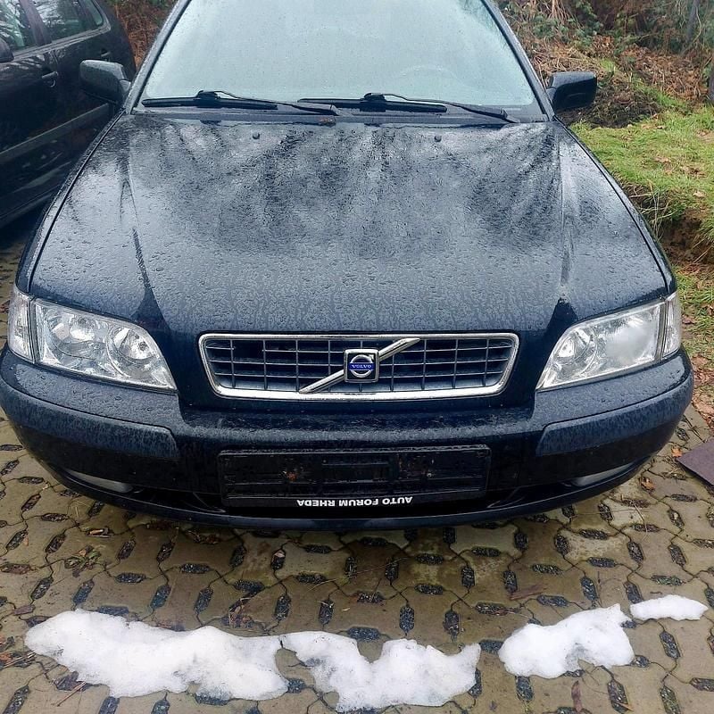 Gebraucht Volvo V40 122 PS (89 kW) 2002 Schwarz Kombi