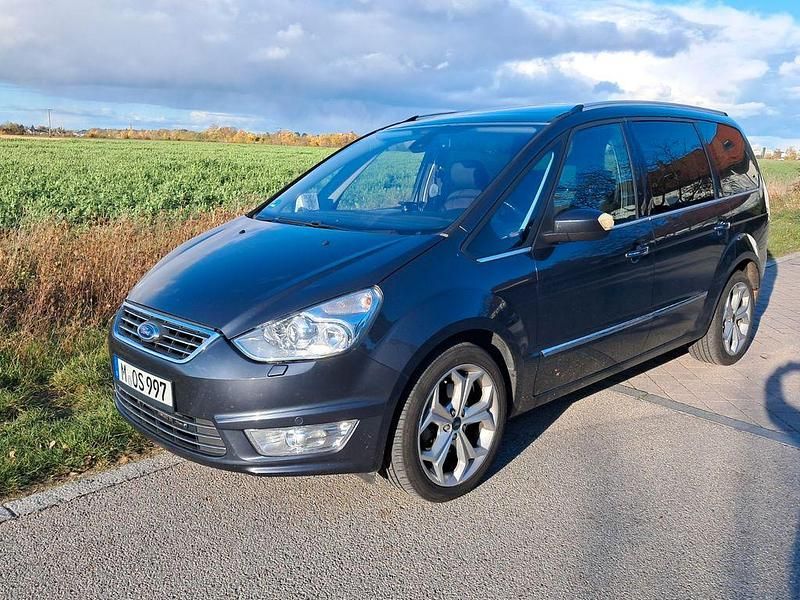 Grau Gebraucht 2010 Ford Galaxy Titanium Van / Kleinbus | 4.500 € (Superpreis) - Bild 1/4