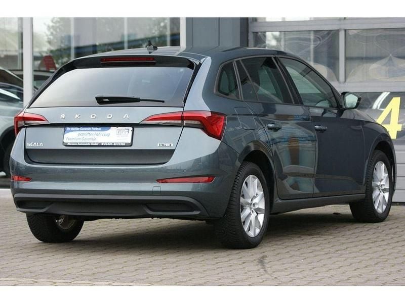 Gebraucht Skoda Scala Ambition 90 PS (66 kW) 2020 Quarzgrau metallic (metallic) Kleinwagen