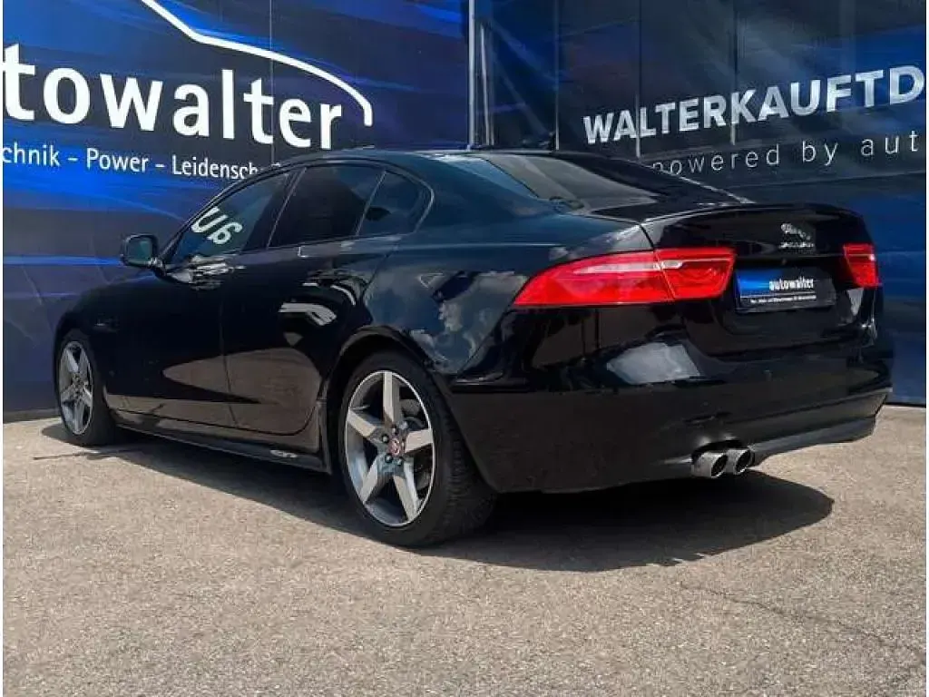 Gebraucht Jaguar XE R-Sport 179 PS (131 kW) 2018 Schwarz Limousine