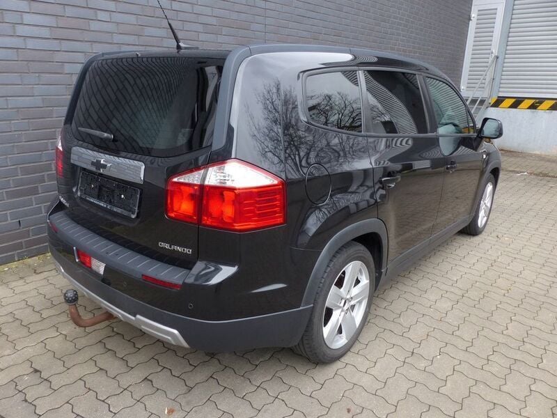 Gebraucht Chevrolet Orlando LT 141 PS (103 kW) 2013 Karbonschwarz Van / Kleinbus
