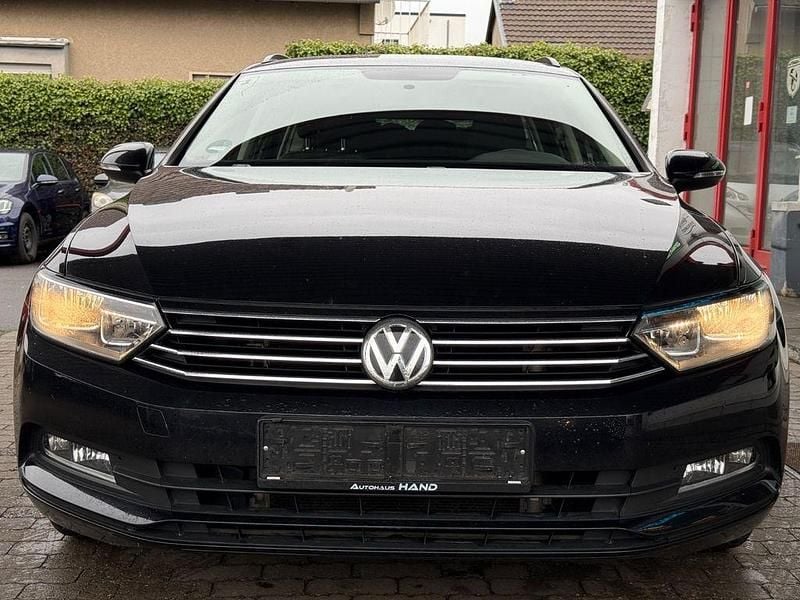 Gebraucht VW Passat Comfortline 125 PS (91 kW) 2018 Schwarz Kombi