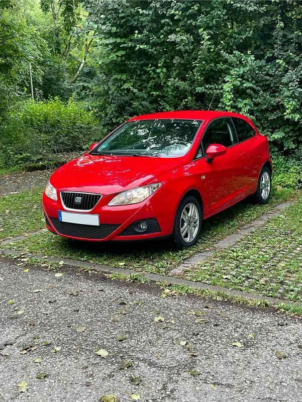 Rot Gebraucht 2010 Seat Ibiza Coupé | 3.950 € (Fairer Preis) - Bild 1/4