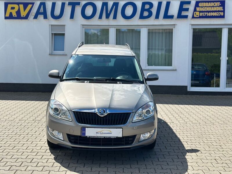 Grau Gebraucht 2013 Skoda Roomster Plus Edition Kombi | 8.999 € (Fairer Preis) - Bild 1/4